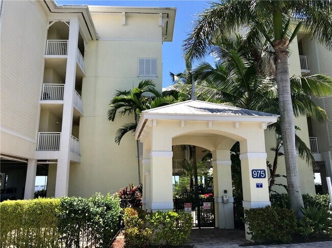 Building Photo - 975 NW Flagler Ave