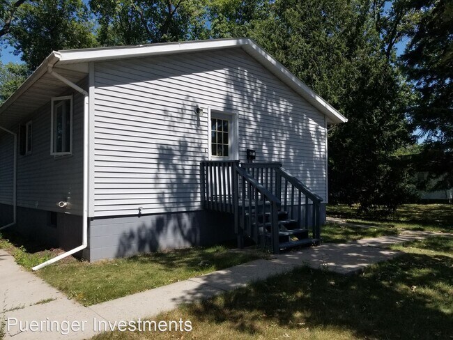 Building Photo - 2 br, 1 bath House - 1207 N ST