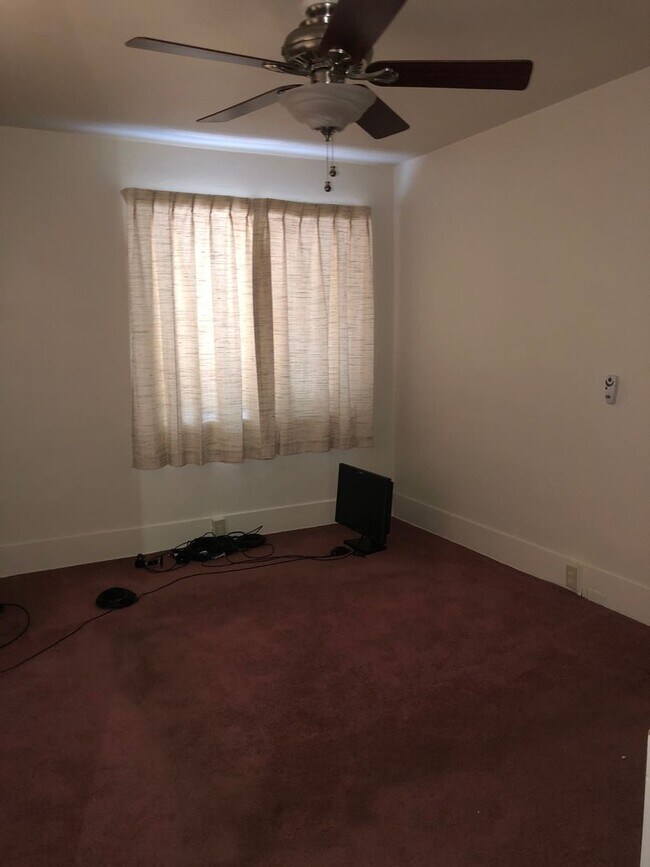 Foto del edificio - Unique 3 bed 1 bath home for Rent