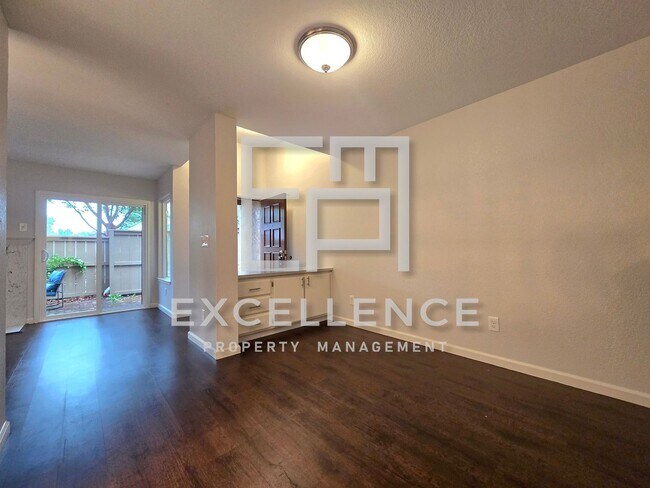 Building Photo - 2/1.5 -  Pets Negotiable, 1 Car Garage, W/D in Unit, Patio, Pool and Central Location!