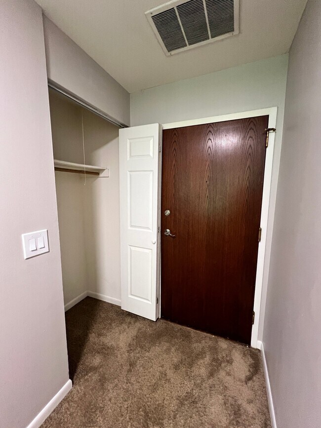 Foto del edificio - 5750 Abbey Dr