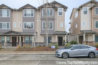 Building Photo - 477 NE Edgeway Drive