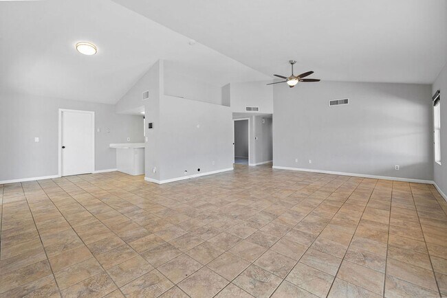 Foto del edificio - Northwest 4 Bedroom Home