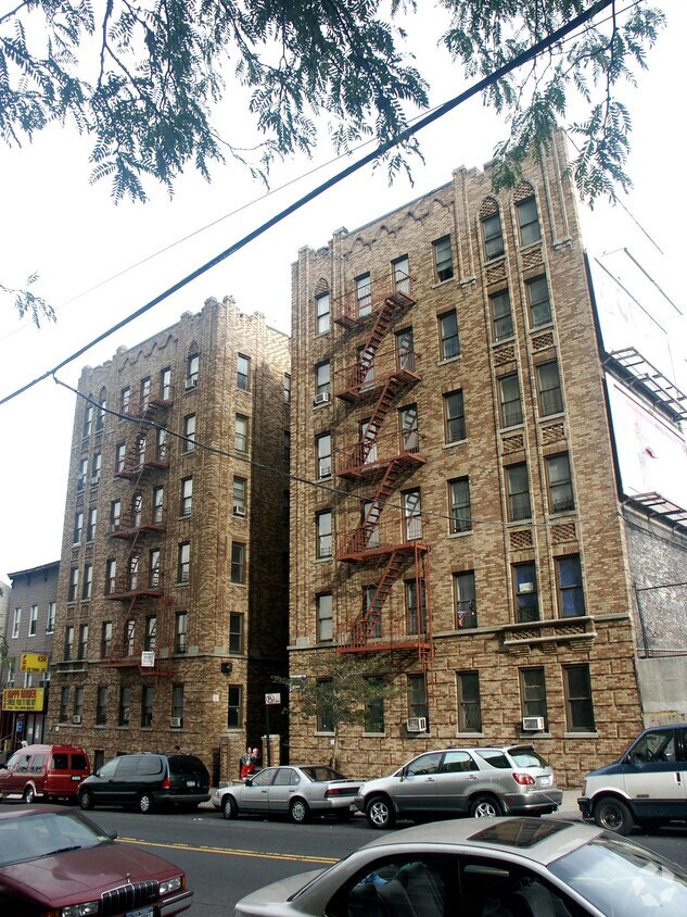 Foto principal - 1146 Ogden Ave