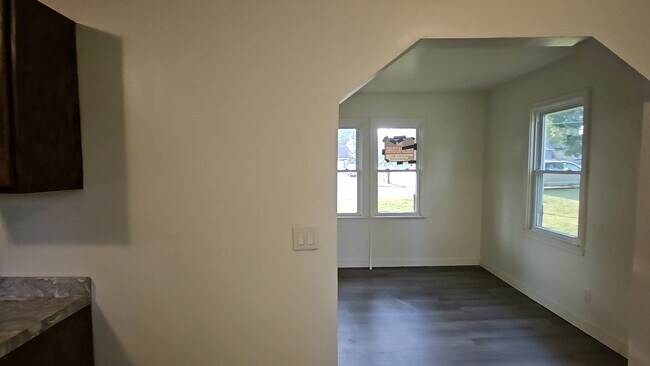 Foto del edificio - 1318 N Burbank Ave