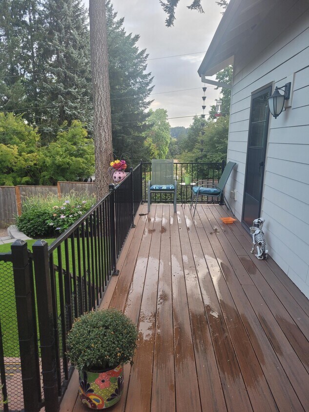 Side yard entrance - 15112 SW Highpoint Dr