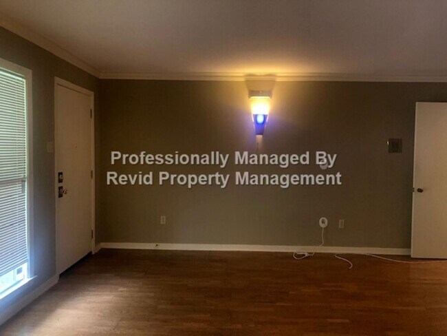 Foto del edificio - 3 bedroom Home in Midtown