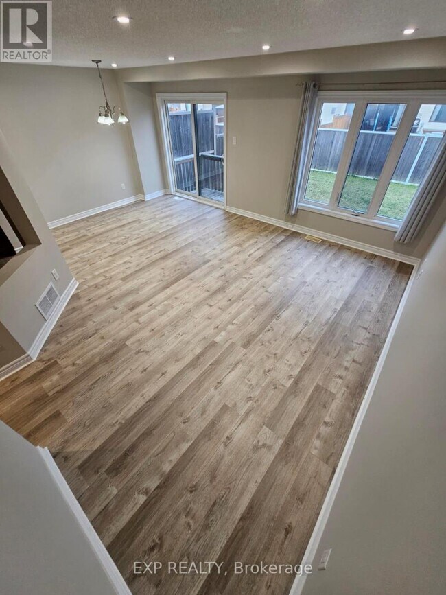Building Photo - 213 Halyard Way