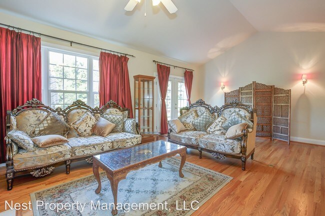 Foto del edificio - 4 br, 3.5 bath House - 3045 Morewood Ln