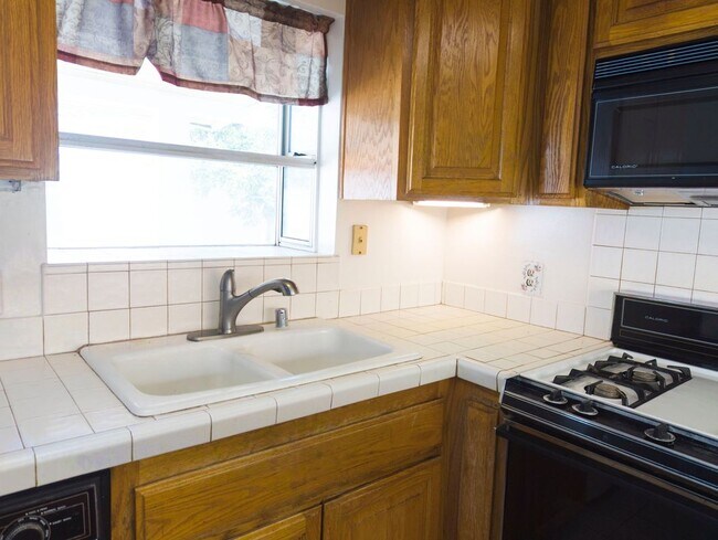 Foto del edificio - 5802 N Vista St