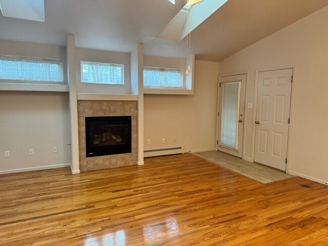 Building Photo - 326 Appletree Ct