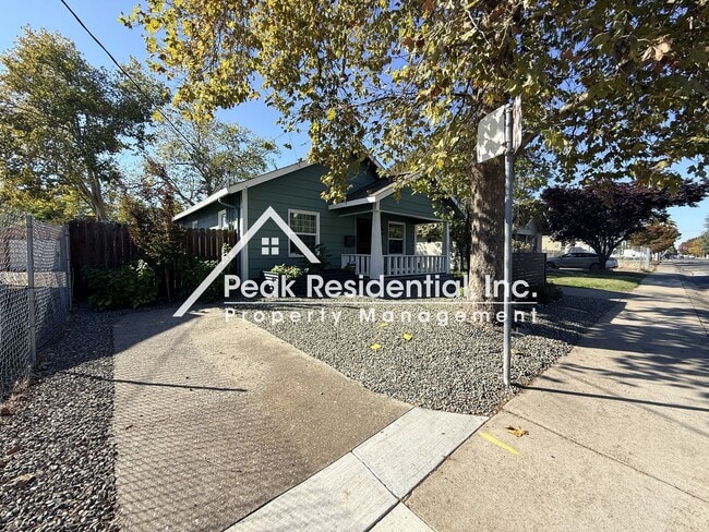 Building Photo - Updated 2bd/1ba House near UCD Med Center!