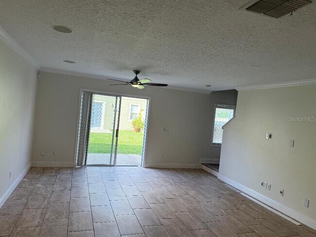 Foto del edificio - 673 Cresting Oak Cir