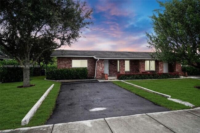Foto del edificio - 7516 NW 44th Ct