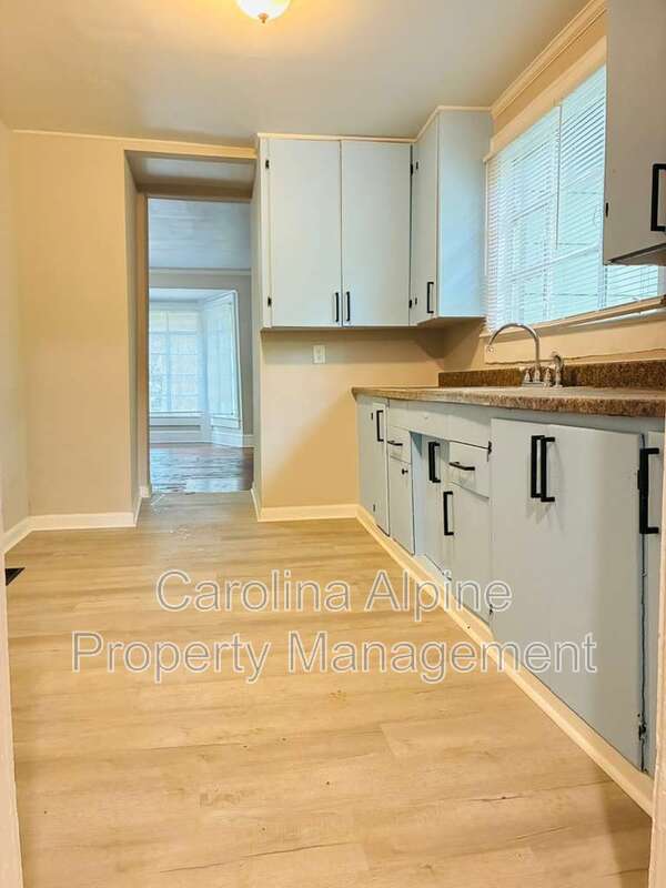 Building Photo - 102 Plum Tree Ln