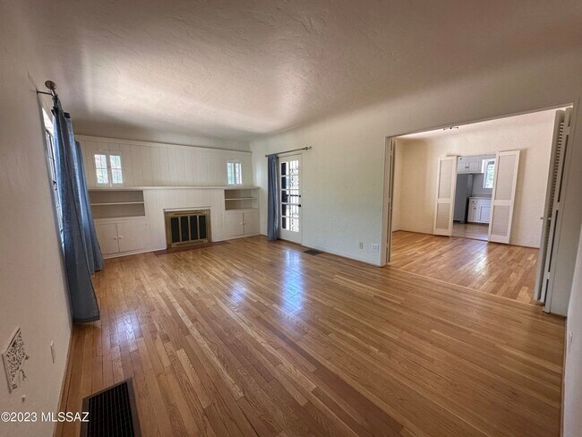 Foto del edificio - 2520 E 4th St