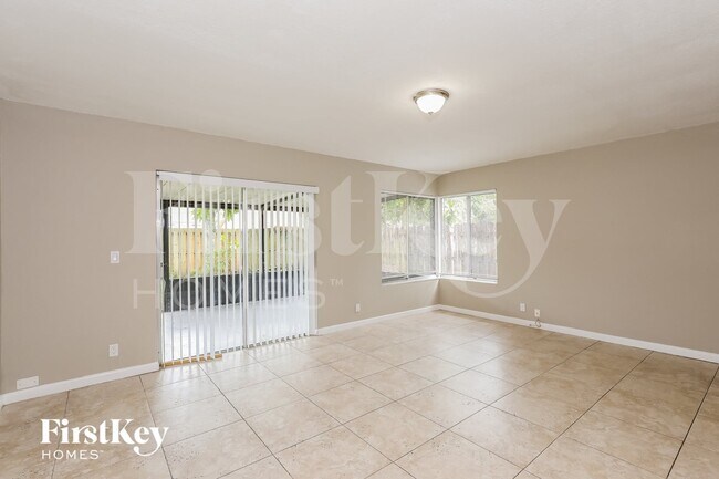 Foto del edificio - 7200 NW 46th St