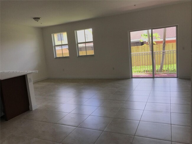 Foto del edificio - 210 NW 109th Ave