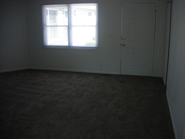 Building Photo - 150 Hillshafer Dr