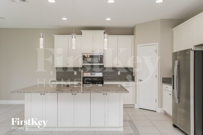 Foto del edificio - 7512 Lantern Park Ave