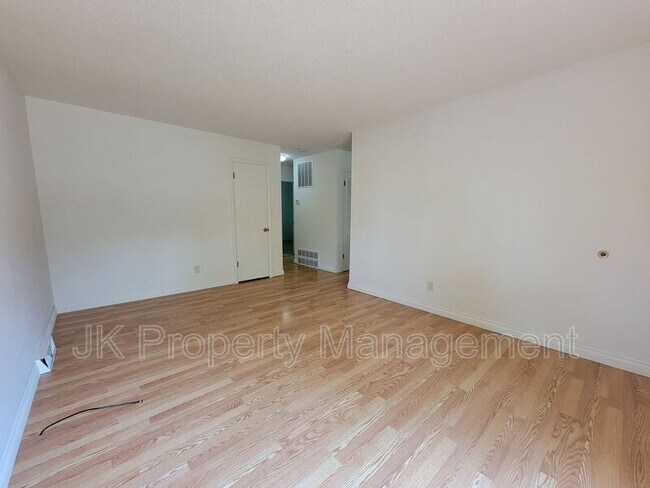 Foto del edificio - 1423 18th Ave S