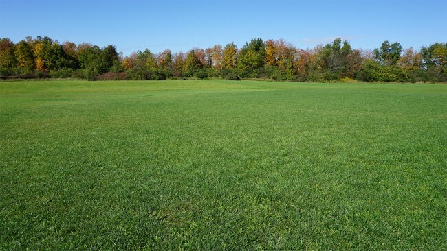 Foto del edificio - 25427 Hinds Rd