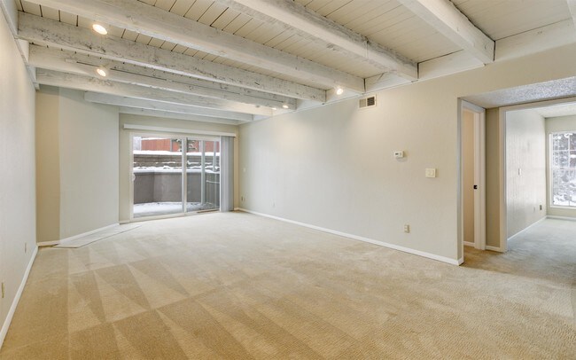 Building Photo - 3425 Rebecca Ln