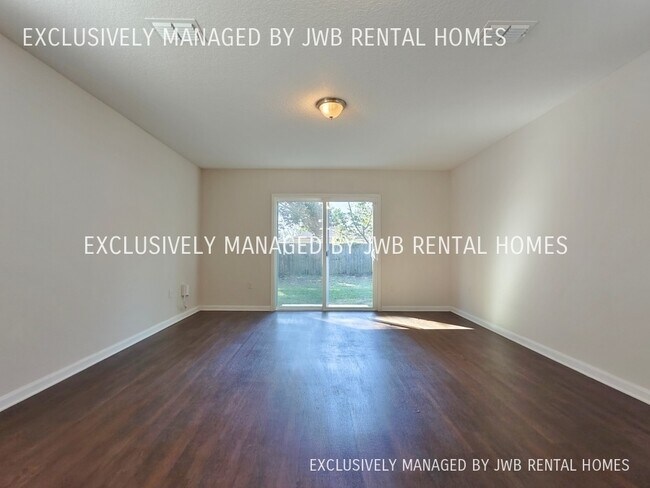 Foto del edificio - 8342 Berry Ave