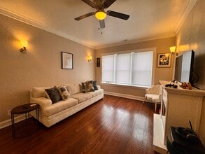 Building Photo - 2833 W 66th St