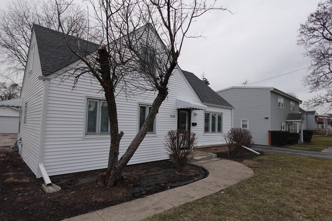 Building Photo - 3118 Martin Ave