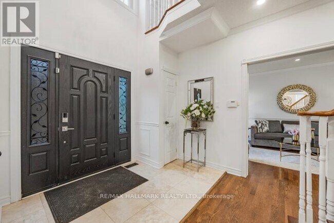 Building Photo - 59 Oatlands Crescent