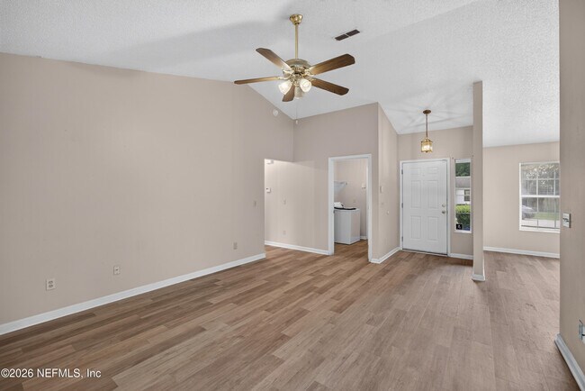 Foto del edificio - 6646 Shiloh Creek Dr