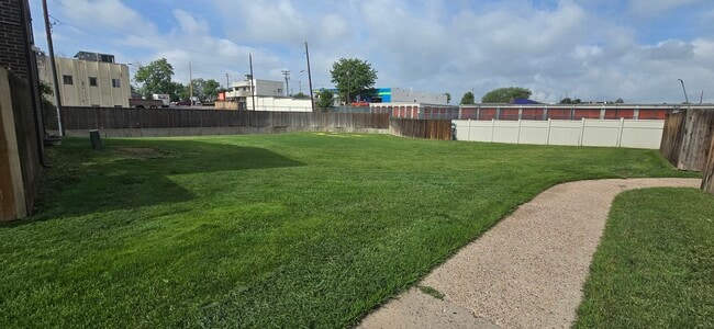 Building Photo - 8047 Wolff St