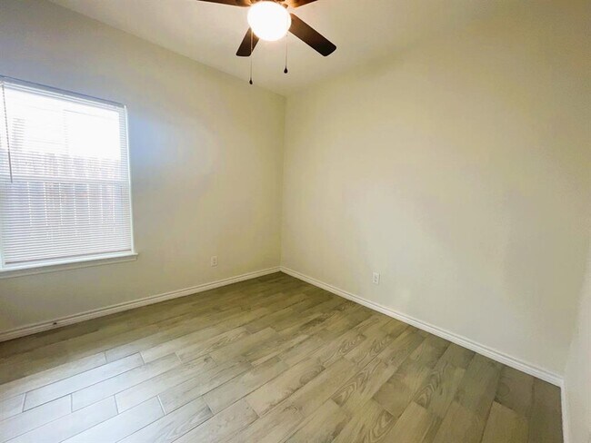 Building Photo - 16680 E Dounreay St