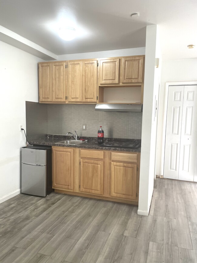 Building Photo - 16A Layton Ave