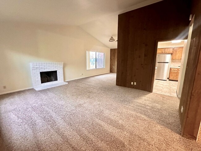 Building Photo - 1473 Manzanita Ave