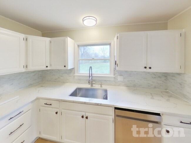 Foto del edificio - 3343 N Ellen Dr