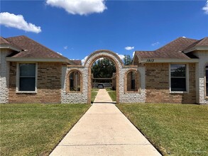 Building Photo - 1913 W Western Dr