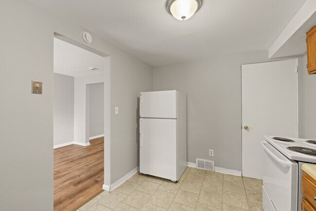 Foto del edificio - 462-464 Idlewood Rd