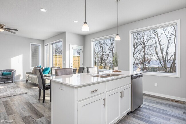 Foto del edificio - 4 br, 2.5 bath House - 1518 High Rd