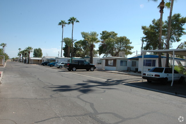 Building Photo - Estrella Villa/wigwam Villa Mhps