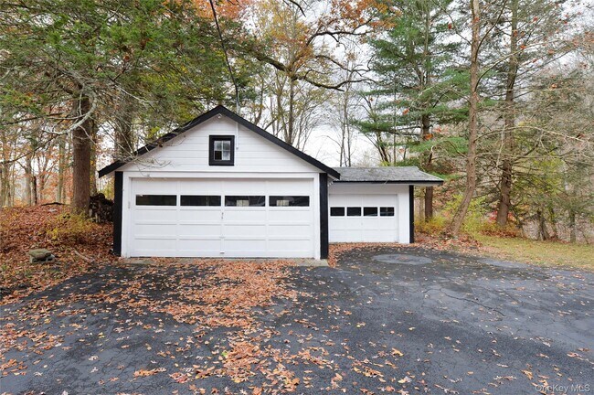 Building Photo - 19 Johnsontown Rd