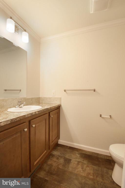 Foto del edificio - 43 Edgewater Dr