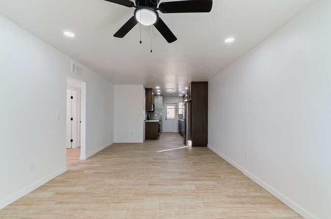 Building Photo - NEWLY REMODELED HOME NEAR TMC MAIN CAMPUS!