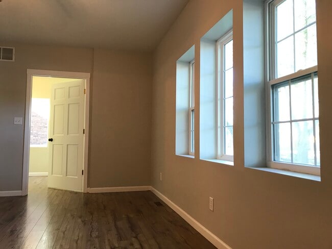 Building Photo - 1522 S 4th St