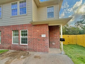 Building Photo - 4748 Clover St