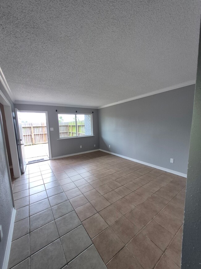 Building Photo - 738 Coolwood Dr