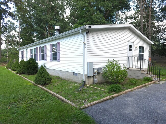 Building Photo - 27318 Dogwood Ln