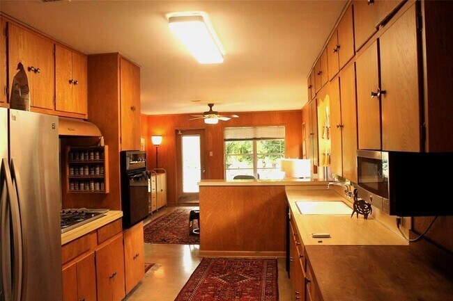 Foto del edificio - 3009 Oak Park Dr