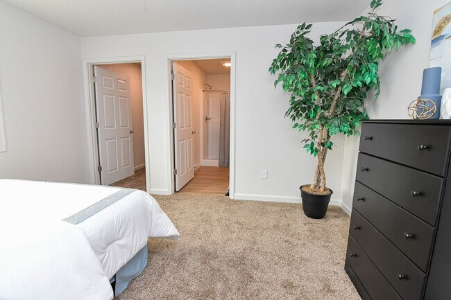 Foto del edificio - 3 Bedroom, Single-story Townhomes for rent...